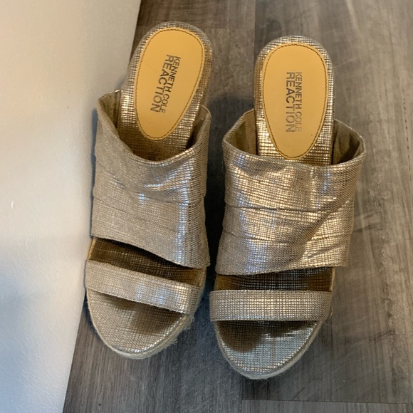 Kenneth Cole wedges. Size 7. - Picture 2 of 4